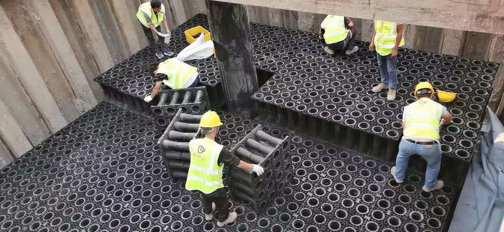 濱江集團(tuán)江南名府雨水收集回收利用系統(tǒng)項目順利簽約施工